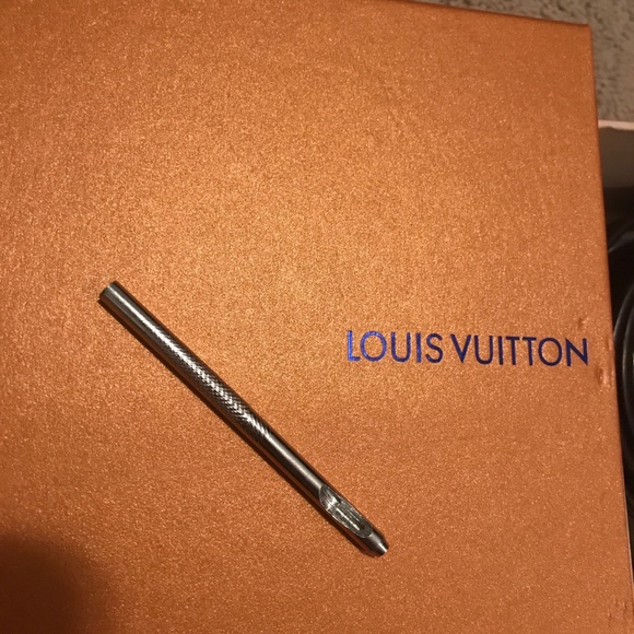 Authentic Louis Vuitton Belt - Mens - Picture 10 of 10